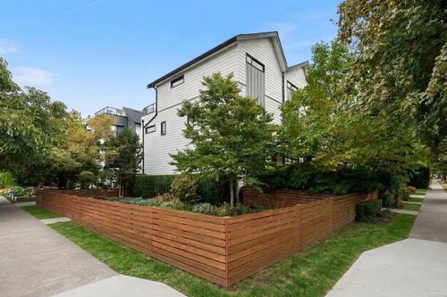 501 E 44th Ave, Vancouver, BC, V5W0C5 | Card Image