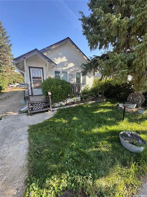 205 2nd St S, Naicam, SK, S0K2A1 | Card Image