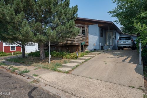 420 7th Street W, Dickinson, ND, 58601 | Card Image