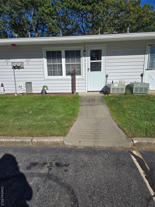 167 Ventry Ct, Ridge, NY, 11961 | Card Image