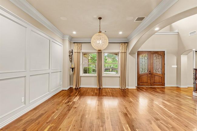 Large formal dining | Image 20