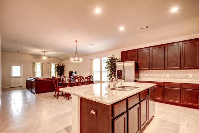 You will love this open concept floorplan! | Image 9