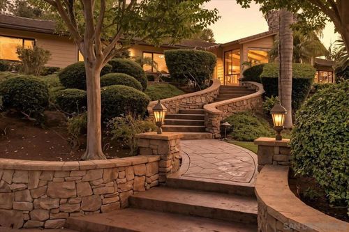 2927 Circle Dr, Escondido, CA, 92029-6623 | Card Image