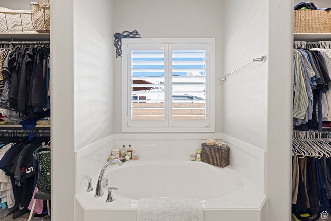 Full bath with a garden tub and a spacious closet | Image 32