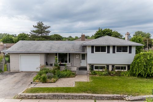 560 Highpoint Ave, Waterloo, ON, N2L4N1 | Card Image