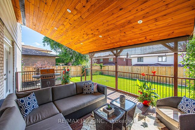 808 Ferndale St, House other with 5 bedrooms, 4 bathrooms and 4 parking in Oshawa ON | Image 34