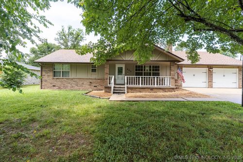 902 S Mission Ave, Tahlequah, OK, 74464-4636 | Card Image