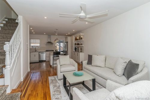 14839 60th Ave, Flushing, NY, 11355-5429 | Card Image