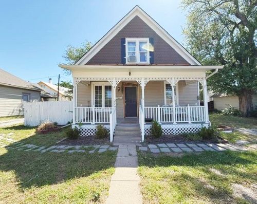 204 Old Main St, Newton, KS, 67114-3753 | Card Image