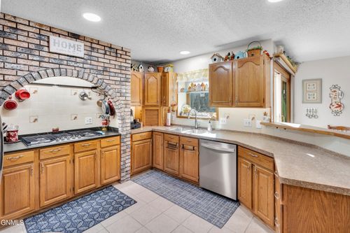 420 E Brandon Dr, Bismarck, ND, 58503-0409 | Card Image