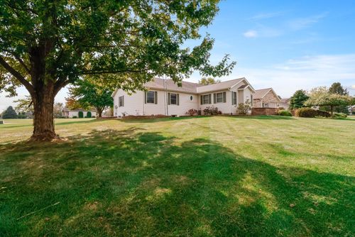 1 E Jeflynn Ct, Kouts, IN, 46347-9681 | Card Image