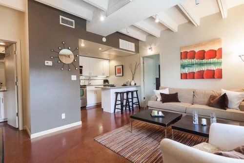 apt-202-2408 Leon St, Austin, TX, 78705-4622 | Card Image