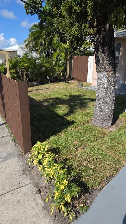 s-606 Phippen Waiters Rd, DANIA BEACH, FL, 33004-4918 | Card Image