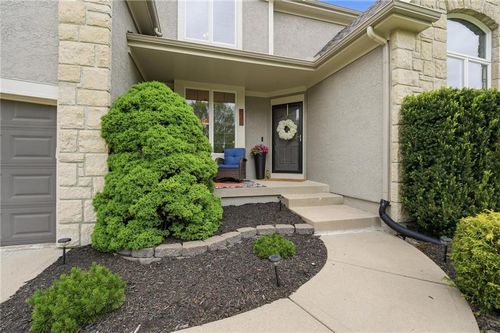 5308 W 161st St, Overland Park, KS, 66085-8959 | Card Image