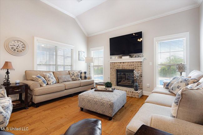 Family Room | Image 19
