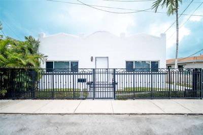 1114 Sw 11th Ave, House other with 5 bedrooms, 3 bathrooms and null parking in Miami FL | Image 3