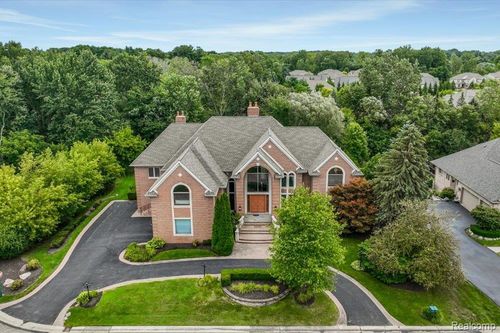 3543 Cedar Brook Dr, Rochester Hills, MI, 48309-4073 | Card Image