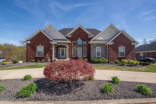 7910 Wooded Ridge Dr, Louisville, KY, 40214-4962 | Card Image