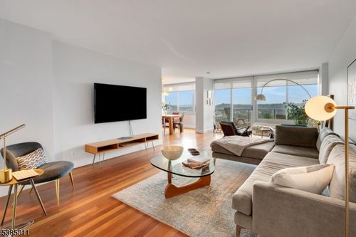 apt-723-1 Claridge Dr, Verona, NJ, 07044-3007 | Card Image