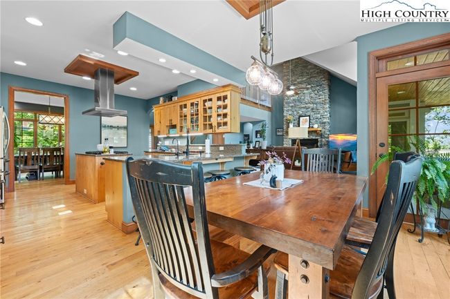 Breakfast Nook | Image 7