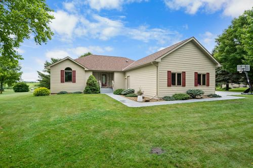 2012 Highland Cir E, Mora, MN, 55051-7233 | Card Image