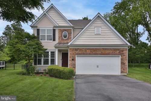 682 Empire Dr, DOWNINGTOWN, PA, 19335-4970 | Card Image
