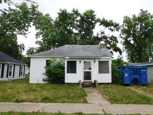 229 S Pleasant St, Watervliet, MI, 49098-9433 | Card Image