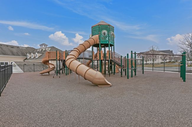 124 - 124 Center Meadow Ln, Condo with 2 bedrooms, 2 bathrooms and 1 parking in Danbury CT | Image 23