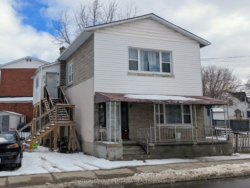 137 Beckwith St N, Smiths Falls, ON, K7A2C7 | Card Image