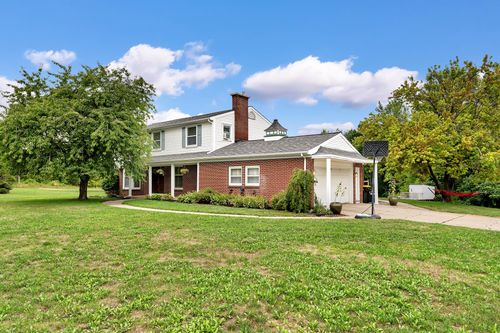 319 Greenridge Dr Nw, Walker, MI, 49544-6941 | Card Image