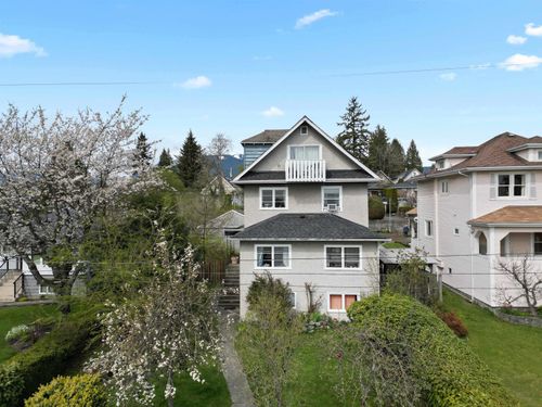 444 E 6th St, North Vancouver, BC, V7L1P9 | Card Image