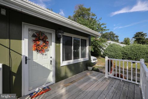 16 Holly Blvd, SOUTHAMPTON, NJ, 08088-1303 | Card Image