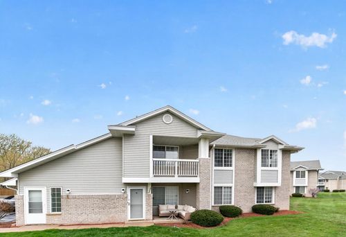 6996 S Rolling Meadows Court, Oak Creek, WI, 53154 | Card Image