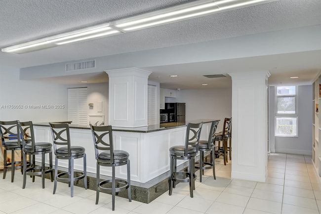 APT-604 - 1505 N Riverside Dr, Condo with 2 bedrooms, 2 bathrooms and null parking in Pompano Beach FL | Image 38