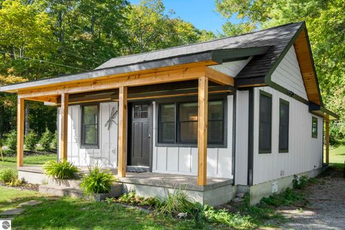 320 S Shabwasung St, Northport, MI, 49670-9604 | Card Image