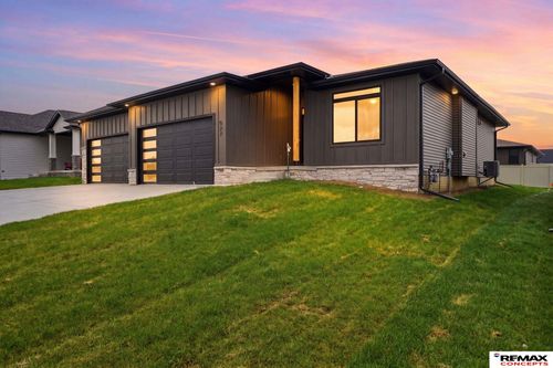 527 N 108th St, Lincoln, NE, 68527-2529 | Card Image