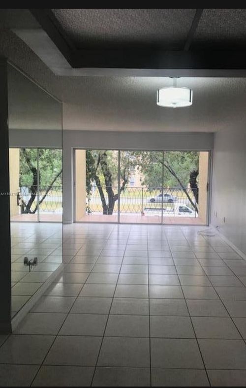 apt-l220-210 Nw 87th Ave, Miami, FL, 33172-4551 | Card Image