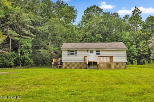 9209 Forsythia Dr, Moss Point, MS, 39562-7451 | Card Image