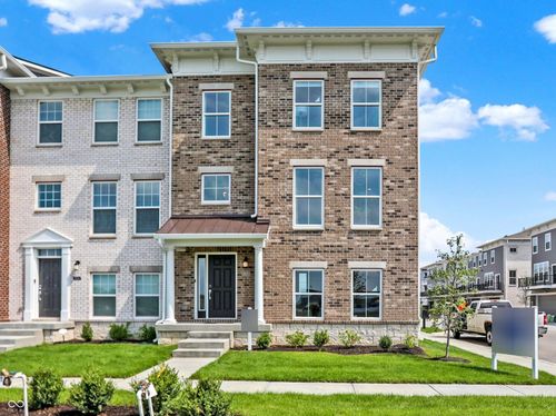 9335 Clarendon Dr, Fishers, IN, 46038-1400 | Card Image