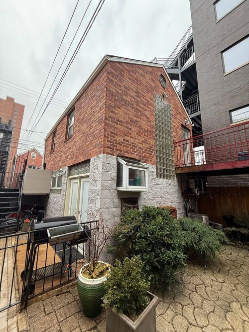 ch-1423 W Walton St, CHICAGO, IL, 60642-5538 | Card Image