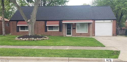 670 Walnut Dr, Euclid, OH, 44132-2145 | Card Image