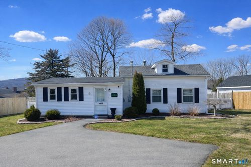 6 Lakeview Pl, Middlefield, CT, 06455-1042 | Card Image