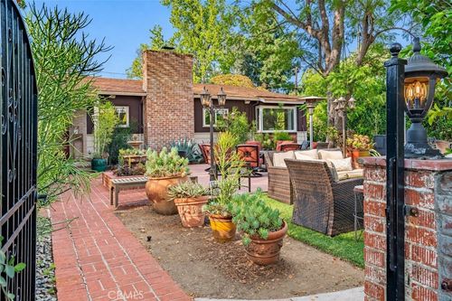 13405 Tiara St, Van Nuys, CA, 91401-4048 | Card Image