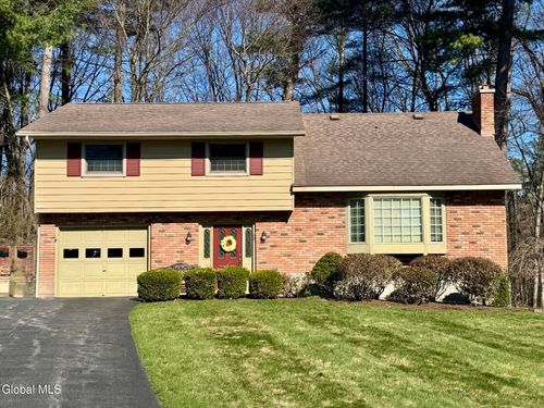 13 Arnold Dr, Clifton Park, NY, 12065-1825 | Card Image