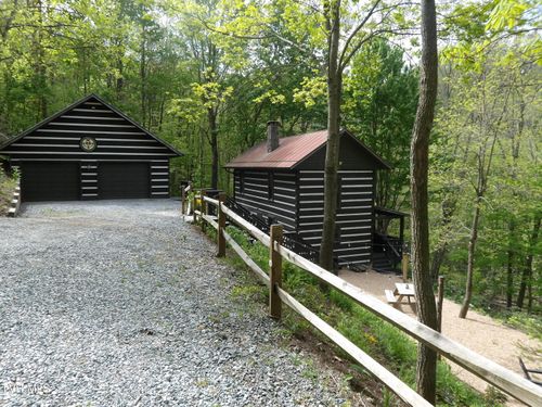 1444 Rich Mountain Rd, Zionville, NC, 28698-9555 | Card Image