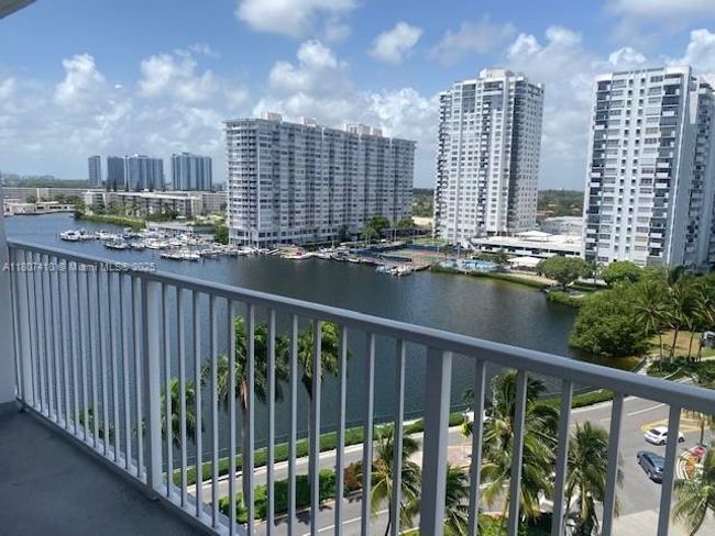 APT-1011W - 2801 Ne 183 Rd St, Condo with 1 bedrooms, 2 bathrooms and null parking in Aventura FL | Image 15
