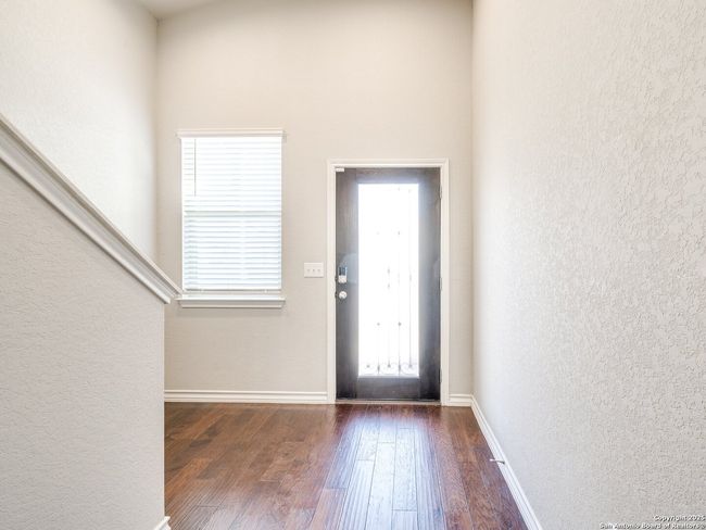 5627 Chestnut Xing, House other with 3 bedrooms, 3 bathrooms and null parking in San Antonio TX | Image 12