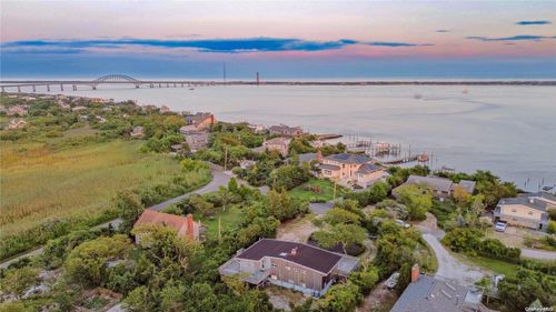 37 The Byu, Oak Beach, NY, 11702 | Card Image