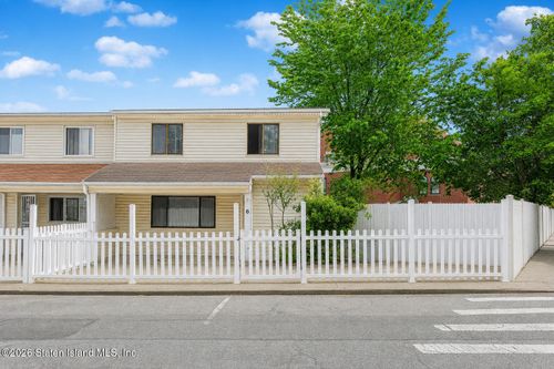 6 Greentree Ln, Staten Island, NY, 10314-1660 | Card Image