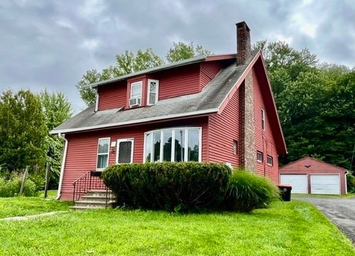 83 Lamb St, South Hadley, MA, 01075-2964 | Card Image